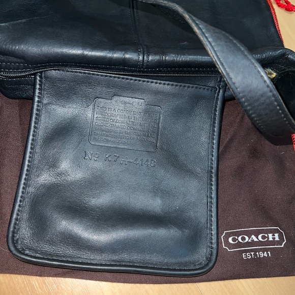Coach small black leather shoulder bag - Picture 7 of 9